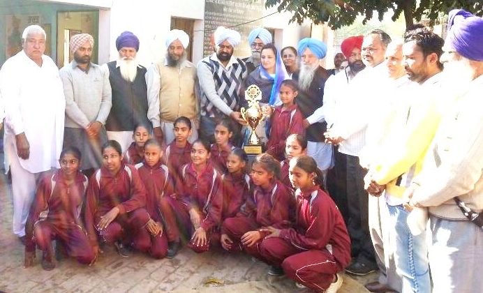 HelpingHapless Has Been Honoured With Prizes To Sports Students